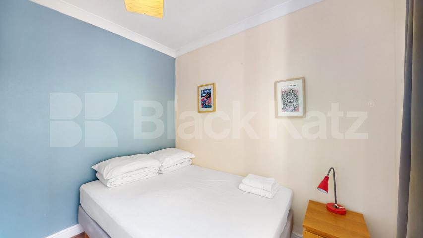 Stylish 3 bedroom flat on quiet residential street in Camden  Rochester Road, Camden